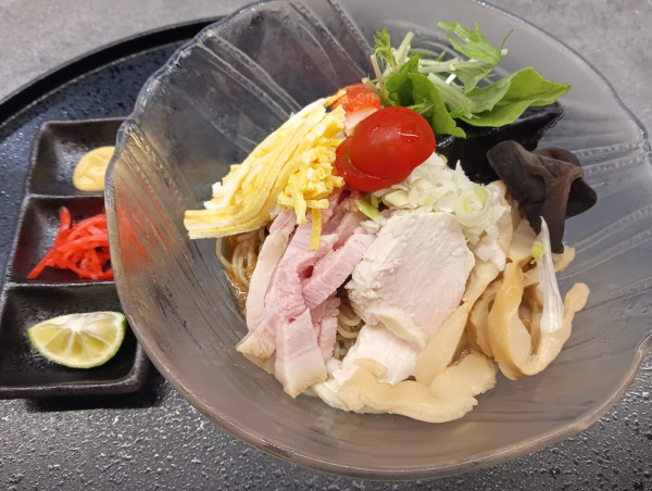 「【期間限定】王道冷やし中華（¥1,300）」@中華そば 神田 そめいよしのの写真