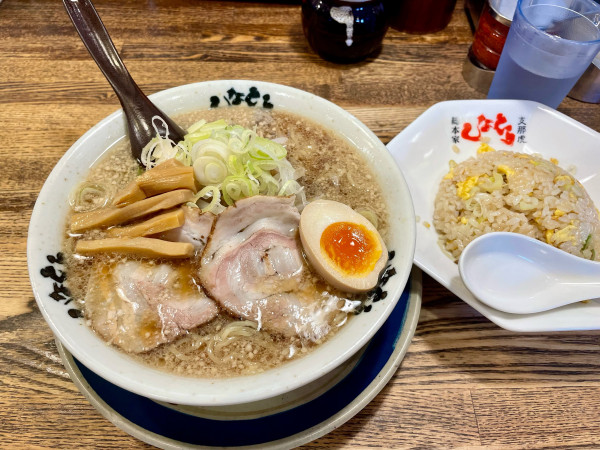 「しなとらラーメン+半チャーハン1,300円」@総本家 しなとら 美濃加茂店の写真