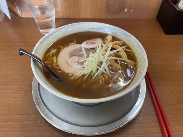 「煮干しらーめん 大盛り」@栄昇らーめんの写真