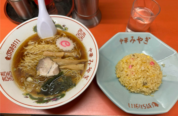 「ラーメン半チャーハンセット」@みやぎの写真