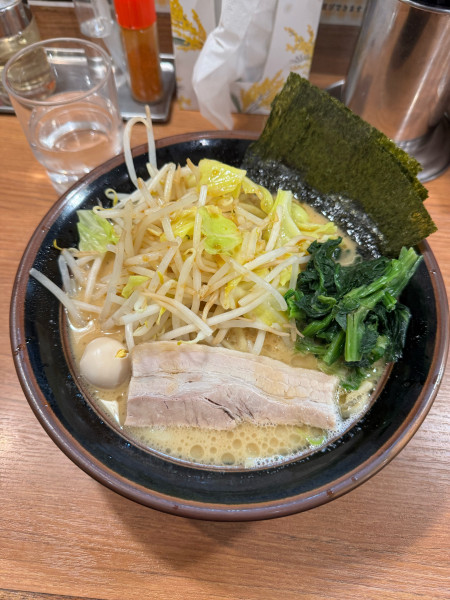 「鶴見スペシャル」@横濱家系ラーメン 鶴見家 平和島店の写真
