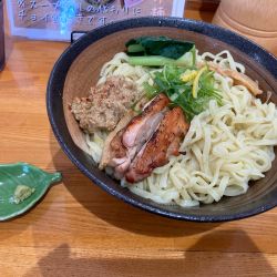 牡蠣油と鯖の鶏白湯つけ麺