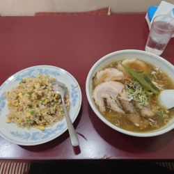 チャーシュー麺　半チャーハンセット