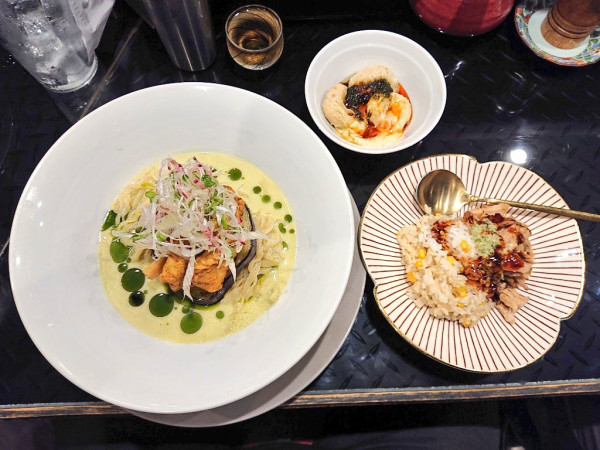 「【限定】冷製青豆と静岡茶のすりながし2025 穴子天ver.」@トーキョーニューミクスチャーヌードル 八咫烏 CHIKARABOの写真