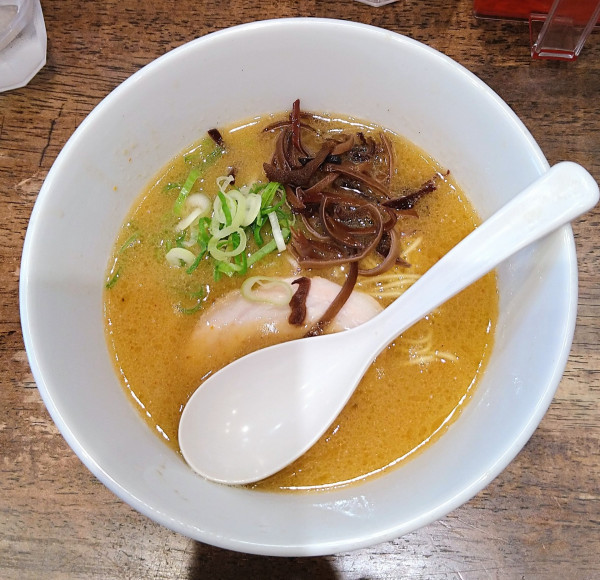 「博多豚骨味噌󠄀らーめん＋替玉＋辛子高菜【水曜日限定】」@麺屋 翔 みそ処の写真