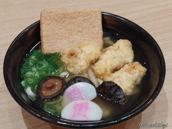 「かけうどん(420円)、椎茸(130円)、鶏天(220円)」@資さんうどん 北鴻巣店の写真