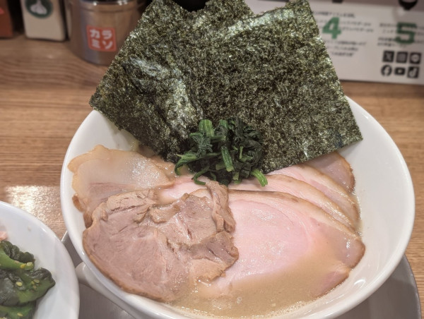 「特製塩とんこつラーメン」@なま醤油とんこつ フルスイングの写真