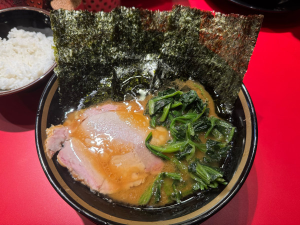 「ラーメン　かたこいおおめ」@家系ラーメン 王道乃印 新橋店の写真