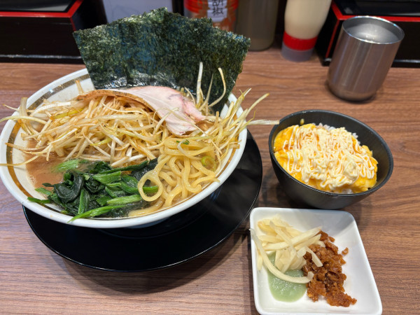 「ネギラーメン1100円、半玉子まぶし150円」@との丸家 石岡店の写真