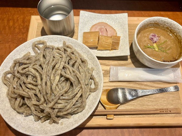「御影つけめん 中+麺増し 100g」@手打式特級多加水 御影麺 鏑矢の写真