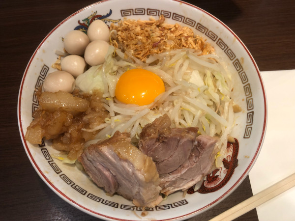 「汁なし小250g（1,100円）、うずら（100円）」@豚山 下高井戸店の写真