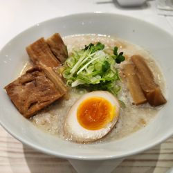 濃厚豚骨醤油ラーメン+チャーシュー