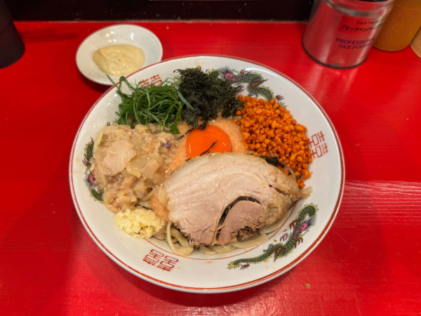 「【限定】明太とろろまぜそば+追い飯」@ラーメン鷹の目 北千住店の写真