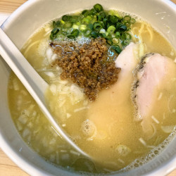 鶏白湯らーめん（880円）