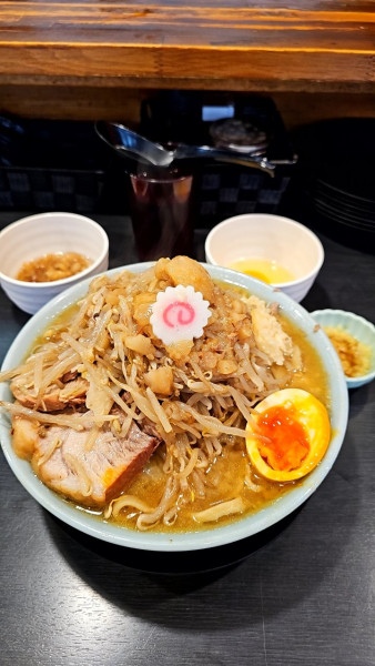 「ラーメン少なめ（味薄め）＋生卵＋生姜ダレ」@自家製麺 No11の写真
