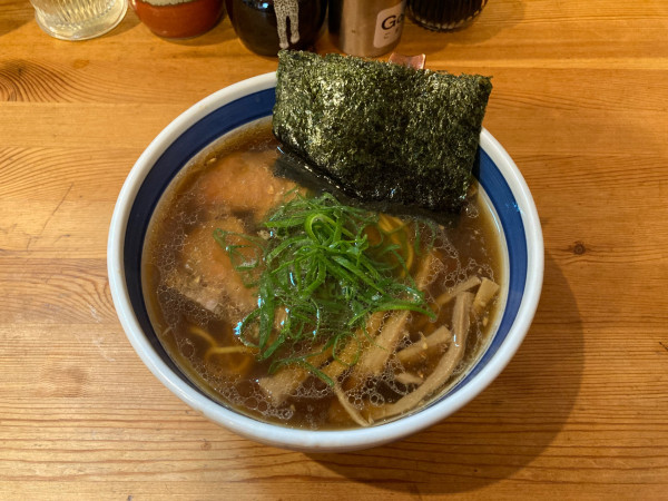 「しょうゆらーめん」@ラーメン トウカンヤの写真