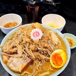 ラーメン少なめ（味薄め）＋生卵＋生姜ダレ