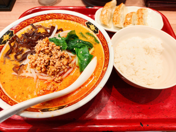 「餃子＋担々麺セット」@中華食堂 一番館 高田馬場店の写真