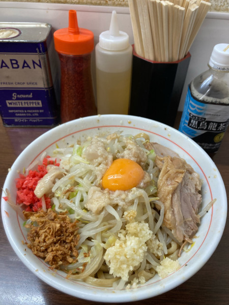 「汁なし小　にんにくアブラベニアレ」@ラーメン二郎 横浜関内店の写真