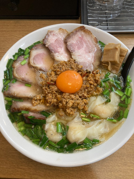 「スタニラソバ(チャーシューエビワンタンメン)」@支那ソバ きたがわの写真