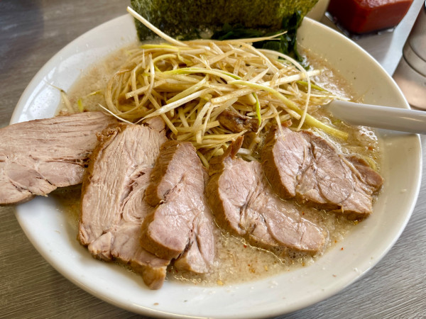 「塩 ネギチャーシュー麺 中盛  TPネギダブル」@ラーメンショップ 122号騎西店の写真