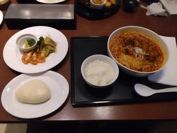 「担々麺Neo 分離の魔力 ～際立つスパイス　おすすめセット」@デニーズ 二十世紀ヶ丘店の写真