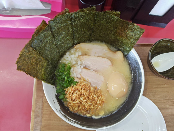 「チャーシュー麺+味玉+のり5枚」@麺魂 輝時の写真