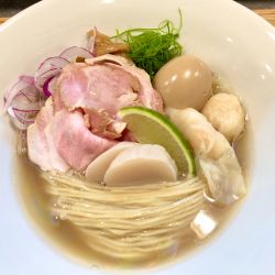 しじみとホタテの冷やし塩1900円 海老ワンタン300円