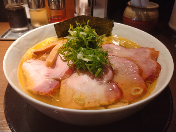 「叉焼虎徹そば（塩・手揉み麺）」@麺や 虎徹の写真