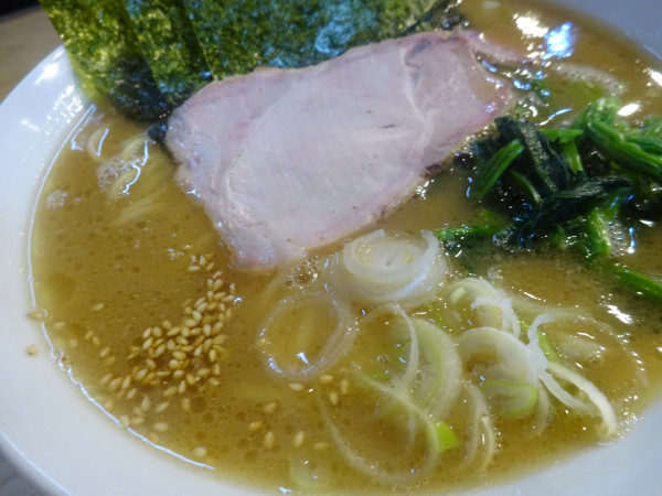 「ラーメン　950円」@新家系ラーメン気骨家の写真