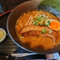 まぐろらーめん