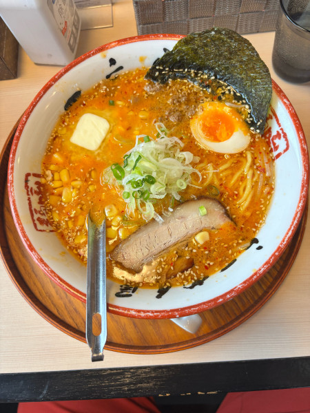 「辛味噌+バターコーン」@函館麺や 一文字 函館本店の写真