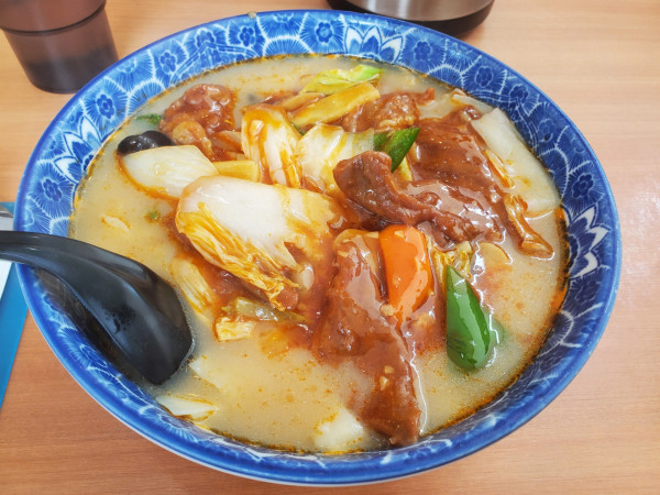 「牛肉刀削麺」@台湾料理 興福順 長後店の写真