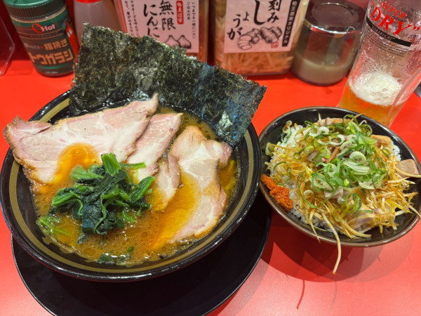 「生ビール〜チャーシュー麺（並）　ネギ丼」@とらきち家の写真