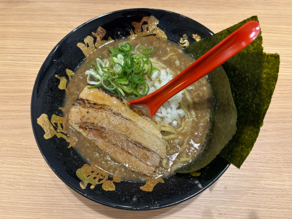 「禁断らーめん」@らーめん小僧 名古屋錦店の写真