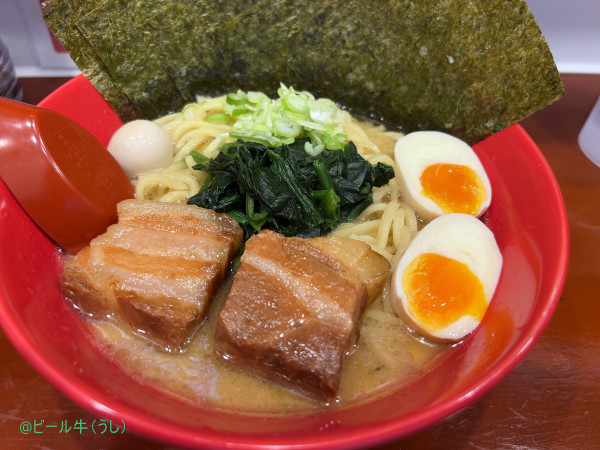 「赤盛りラーメン醤油(1200円)硬め普通多め、無料ライス」@横浜家系ラーメン 赤家 西川口店の写真