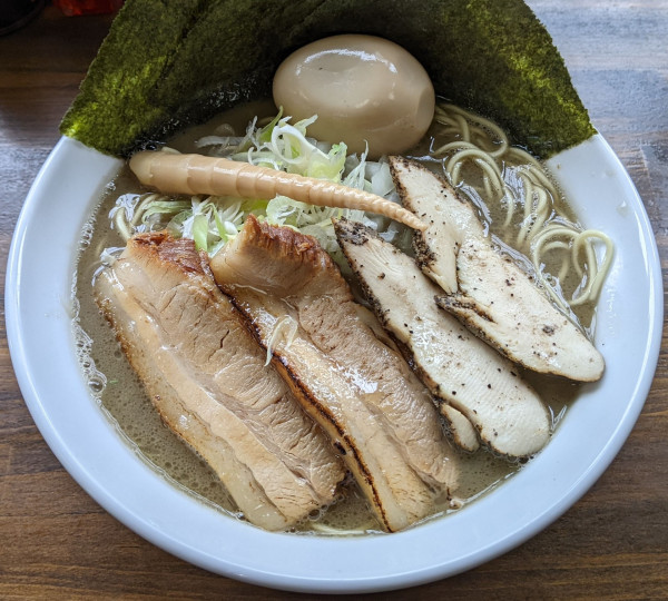 「特選濃厚中華そば（大盛） 1,250円」@中華そば あたりの写真