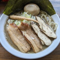 特選濃厚中華そば（大盛） 1,250円