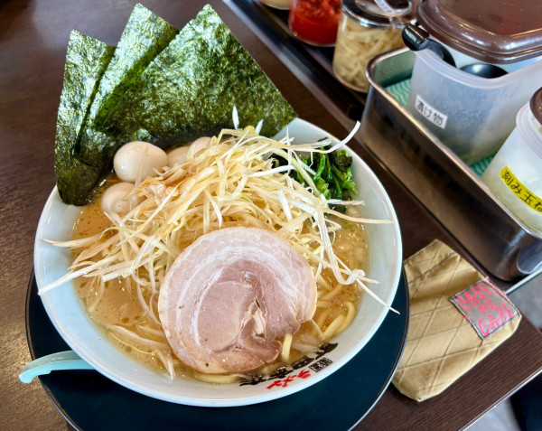「ネギラーメン+うずら増し」@町田商店 入間店の写真