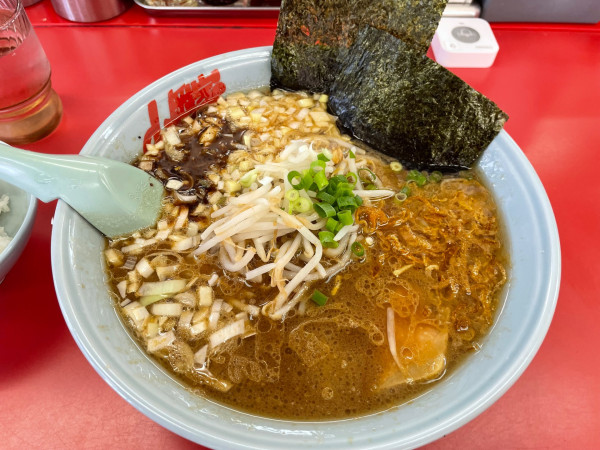 「焦がし醬油ラーメン 海苔トッピング」@ラーメン山岡家 愛知刈谷店の写真