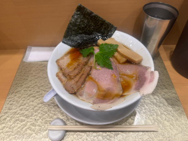 「地鶏醤油らーめん　特製」@なにわ麺次郎の写真
