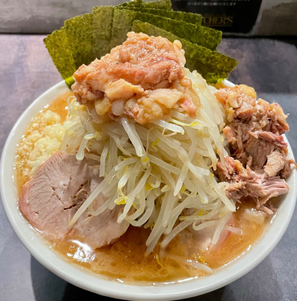 「ラーメンニンニクアブラ＋のり＋ほぐし豚＋Fat boost」@Hi-Fat Noodle BUTCHER’Sの写真