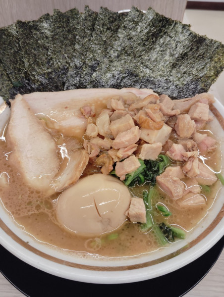 「との丸ラーメン サービスコロチャ」@王道家直伝 との丸家 越谷店の写真