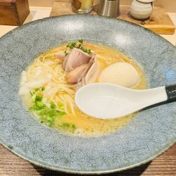 深み鶏（鶏白湯）