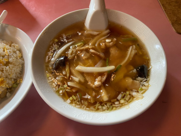 「肉そばハーフ(680円)」@中華料理ふじよしの写真