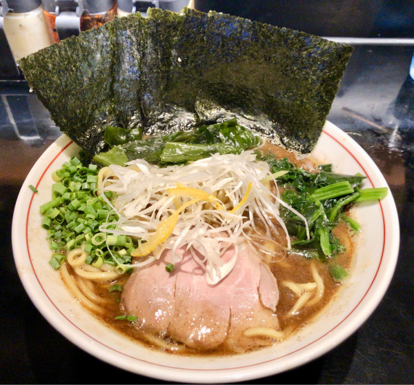 「魚介豚骨 猿島ワカメ 海苔 水餃子」@SHOWTIME-Ramen-の写真