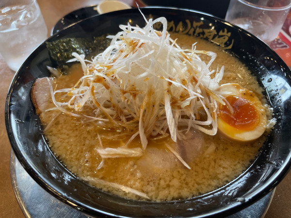 「嵐げんこつらあめん　シャキネギ」@らあめん花月嵐 多摩センター店の写真