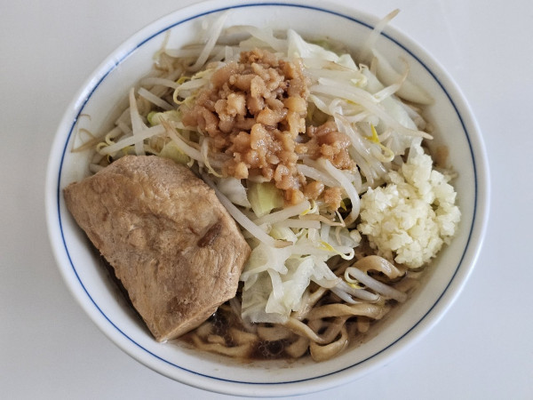 「【宅麺】あの頃のガッツリ豚醤油富士丸　1400円（税抜）」@ラーメン富士丸 神谷本店の写真