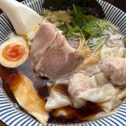 わんたん煮干そば黒醤油（大盛）