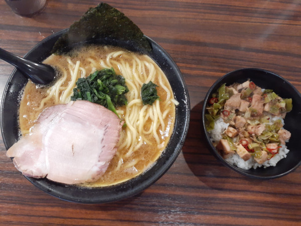 「太麺、大盛、チャーシューごはん」@百麺 中目黒店の写真